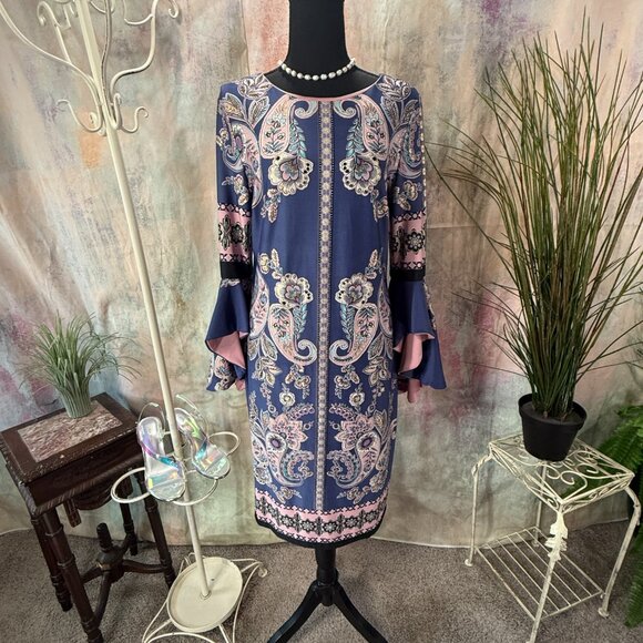 New πShelby & Palmer Beautiful Floral Shift Dress w/ Eye-catching Bell Sleeves - Picture 1 of 14